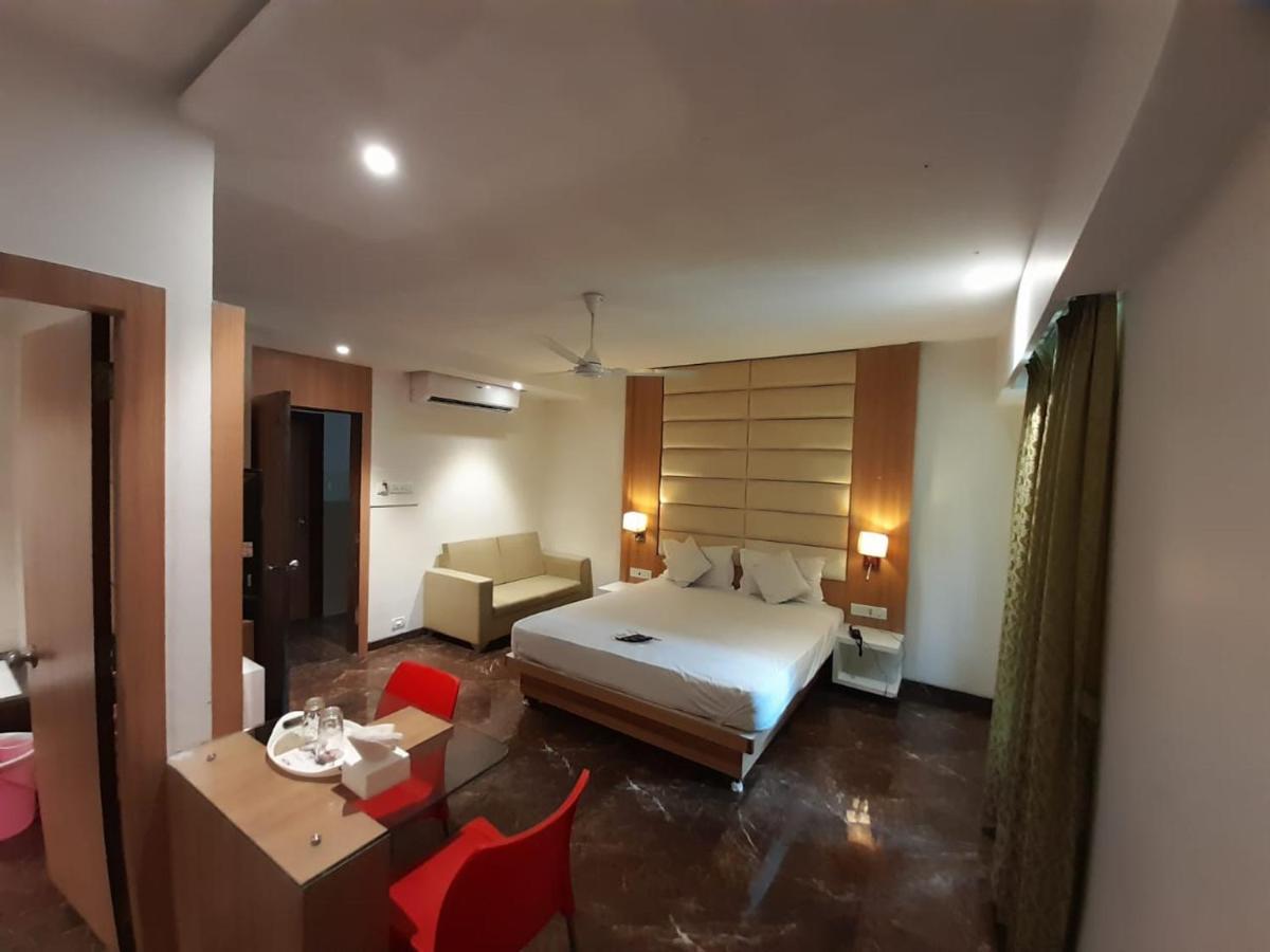 Hotel Royal Oak Navi Mumbai-Stz 1002, Mumbai